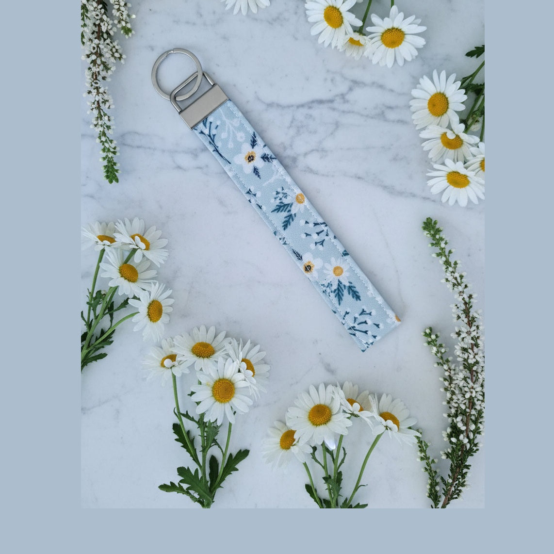 Blue Daisy Wristlet Strap